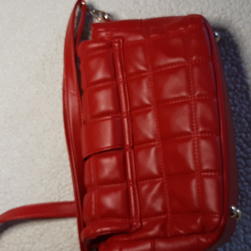 Quilted Crossbody - Picture 5 of 6